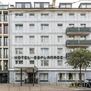 Trip Esplanade, Отель